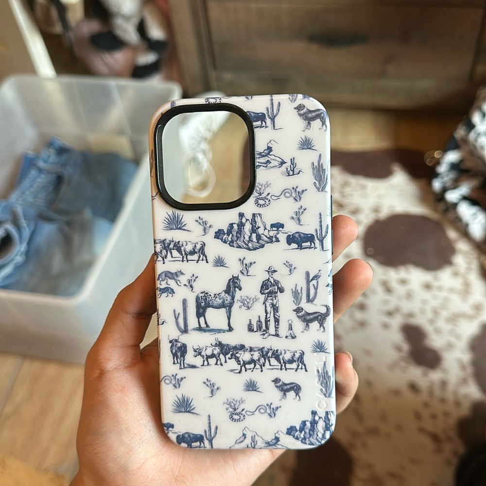 casely iPhone 13 Pro western case